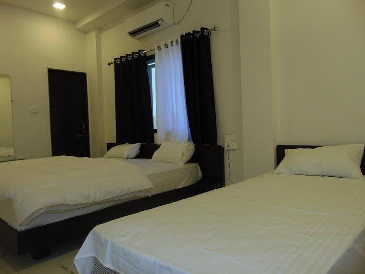 Hotel Kalajanki Удджайн Экстерьер фото