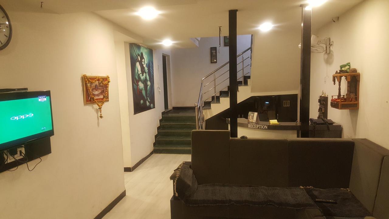 Hotel Kalajanki Удджайн Экстерьер фото